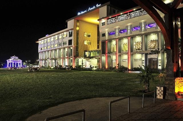 Brijwasi Lands Inn Hotel